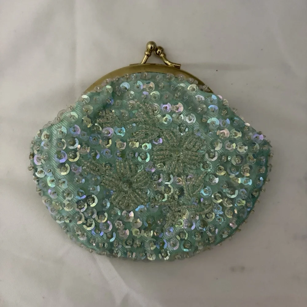 Coin purse bag Gold Kiss lock opening Satin Mint Green Sequins Vintage Fancy